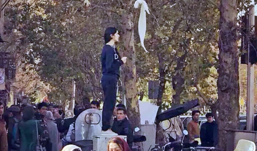 محکومیت ویدا موحد به یک سال زندان