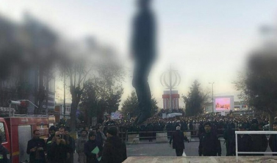 +۱۸ یک زندانی در ملأ عام در سلماس اعدام شد