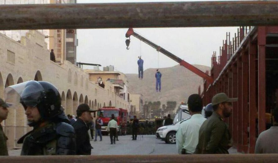دو زندانی در شهر دوگنبدان در ملأ عام اعدام شدند/ تصویر
