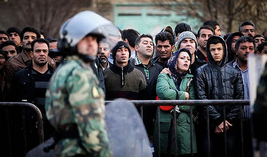 Two Prisoners Executed in Public in Southern Iran