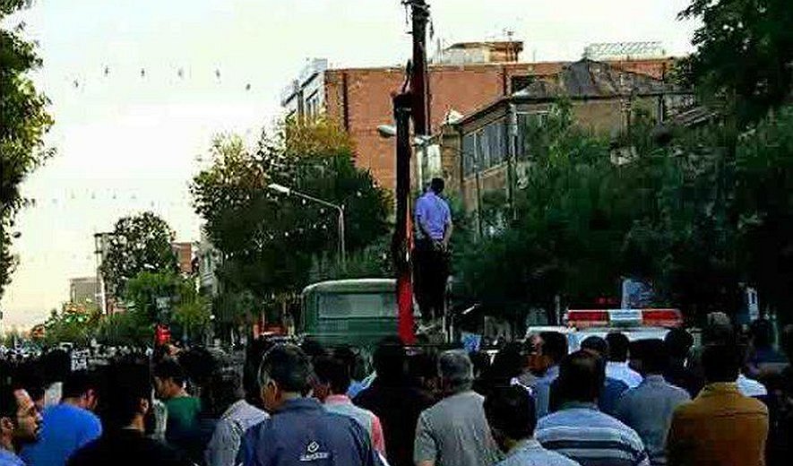 Prisoner Hanged in Public While Crowd Watched